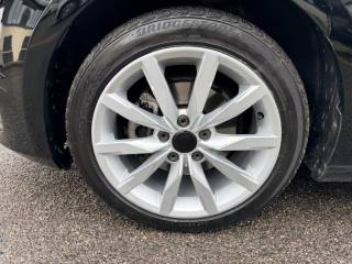 VOLKSWAGEN Golf usata, con Autoradio