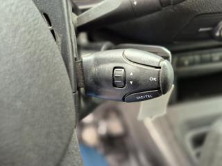 OPEL Vivaro usata, con Park Distance Control