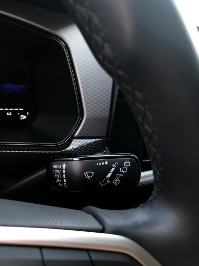 VOLKSWAGEN T-Cross usata, con Controllo elettronico della corsia
