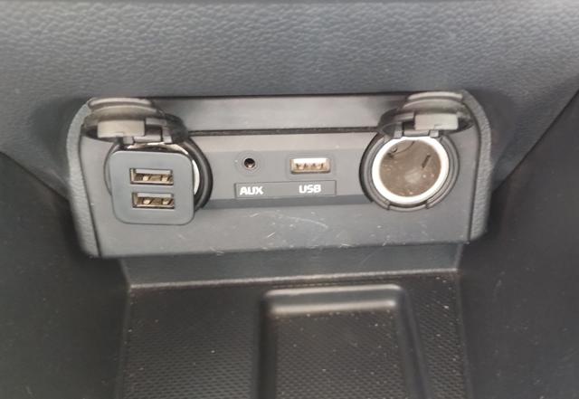 KIA Rio usata 23