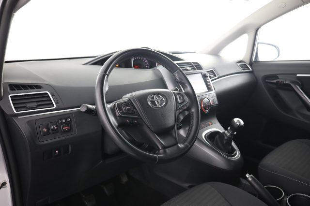 TOYOTA Verso usata 1