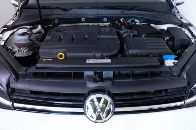 VOLKSWAGEN Golf usata, con ESP