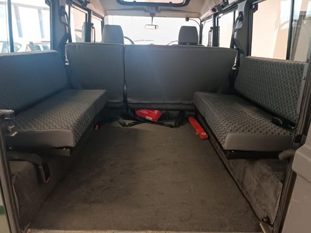 LAND ROVER Defender usata 25