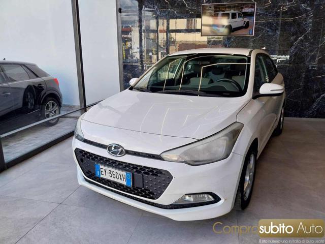HYUNDAI i20 usata, con Airbag