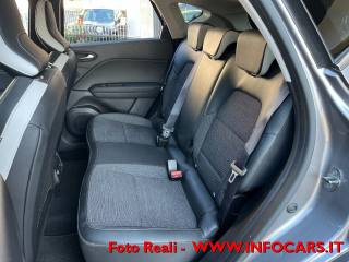 RENAULT Captur usata, con Autoradio