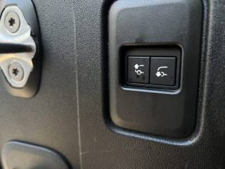 LAND ROVER Defender usata 14