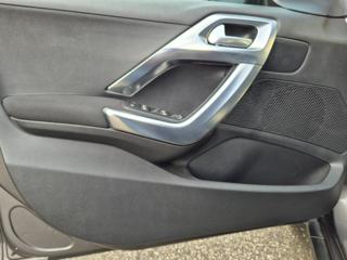 PEUGEOT 2008 usata, con Controllo automatico clima