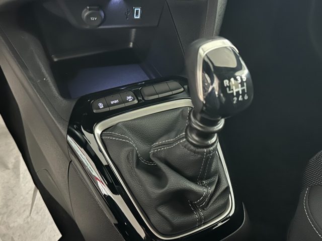 OPEL Corsa usata, con Touch screen