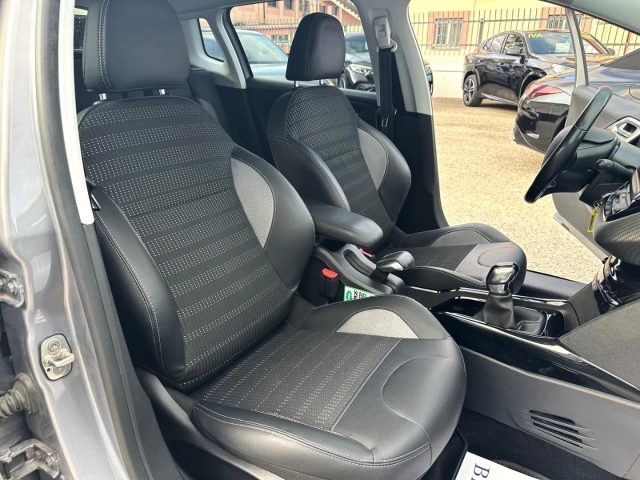 PEUGEOT 2008 usata, con Autoradio