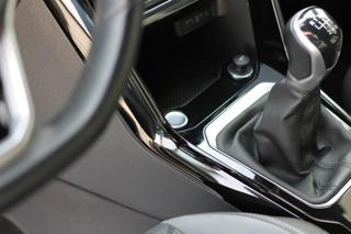 VOLKSWAGEN T-Roc usata, con Sedile posteriore sdoppiato