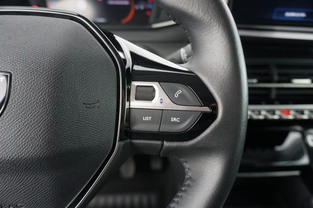 PEUGEOT 208 usata, con Sedile posteriore sdoppiato