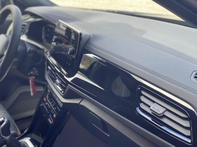 VOLKSWAGEN T-Roc usata, con Volante multifunzione