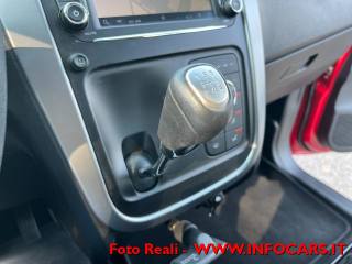 MAHINDRA KUV100 usata, con Autoradio digitale
