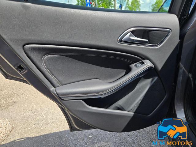 MERCEDES-BENZ GLA 180 usata, con Airbag testa