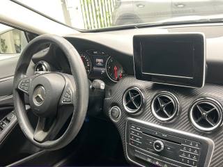 MERCEDES-BENZ GLA 180 usata, con Controllo automatico clima