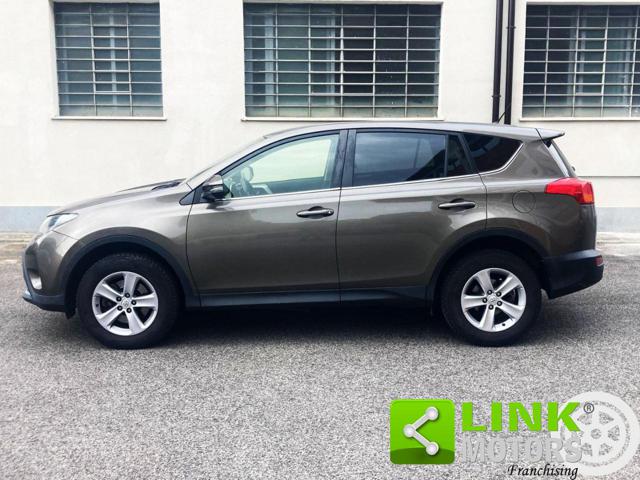 TOYOTA RAV 4 MY23 usata, con Airbag
