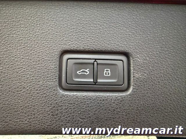 AUDI Q8 usata, con Specchietti laterali elettrici