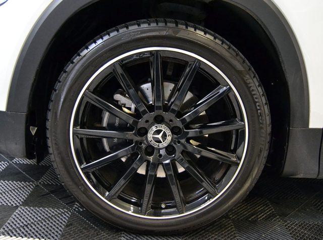 MERCEDES-BENZ GLB 200 usata, con Volante in pelle