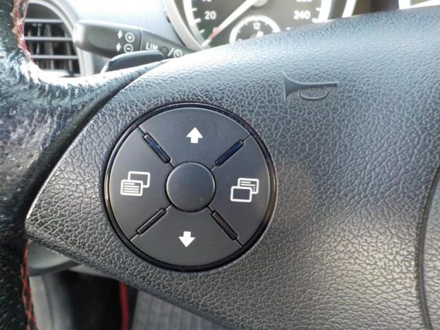 MERCEDES-BENZ SLK 200 usata, con Volante in pelle