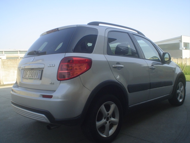 SUZUKI SX4 usata, con Airbag laterali
