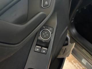 FORD Fiesta usata, con Fari LED