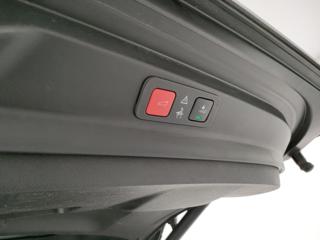 PEUGEOT 5008 usata, con Leve al volante