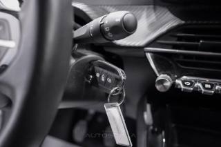 PEUGEOT 208 usata, con USB