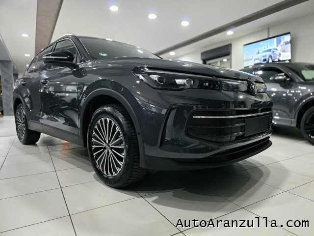 VOLKSWAGEN Tiguan usata, con Sedile posteriore sdoppiato