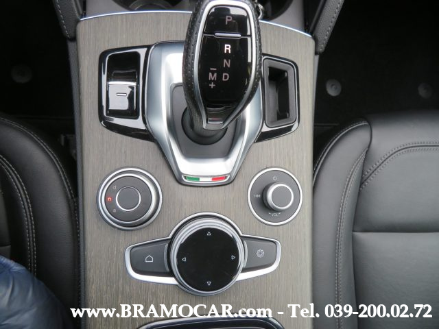 ALFA ROMEO Stelvio usata, con Volante in pelle