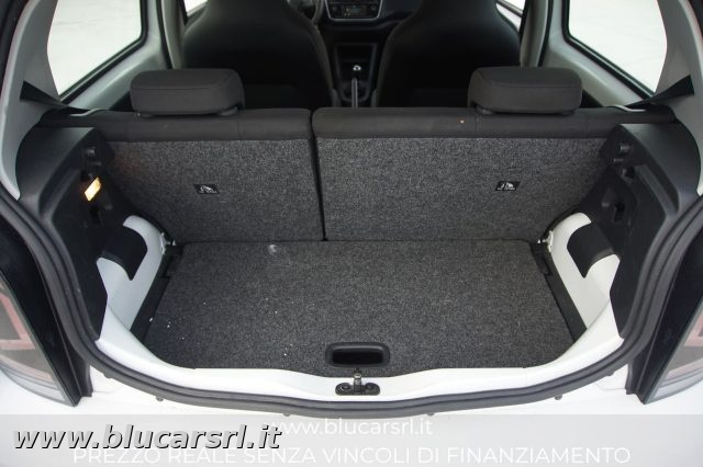 VOLKSWAGEN up! usata 12