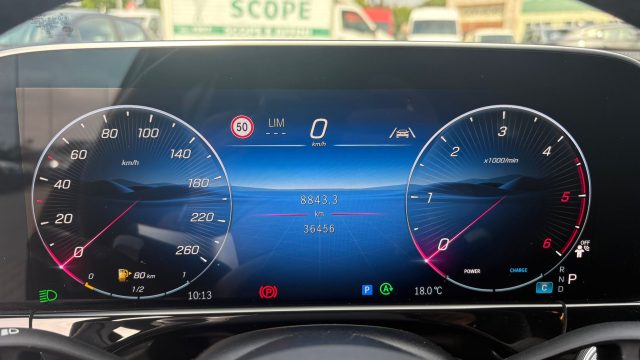 MERCEDES-BENZ E 220 usata, con ESP