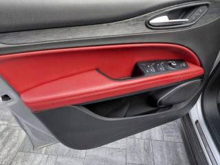 ALFA ROMEO Stelvio usata, con Autoradio digitale