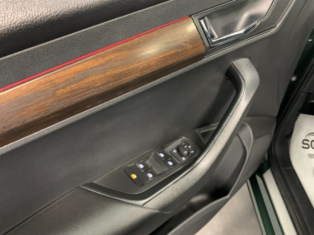 SKODA Karoq usata, con Specchietti laterali elettrici