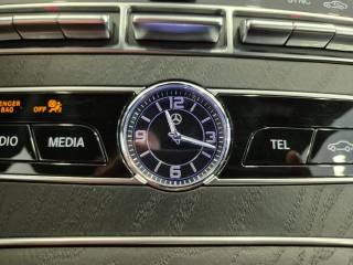 MERCEDES-BENZ E 220 usata, con Bracciolo