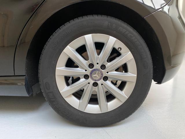 MERCEDES-BENZ A 160 usata, con Leve al volante