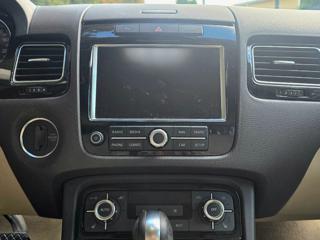 VOLKSWAGEN Touareg usata, con Park Distance Control