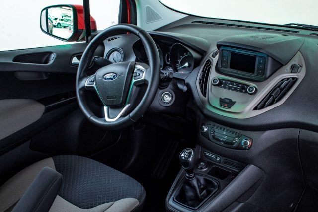FORD Tourneo Courier usata, con Bracciolo