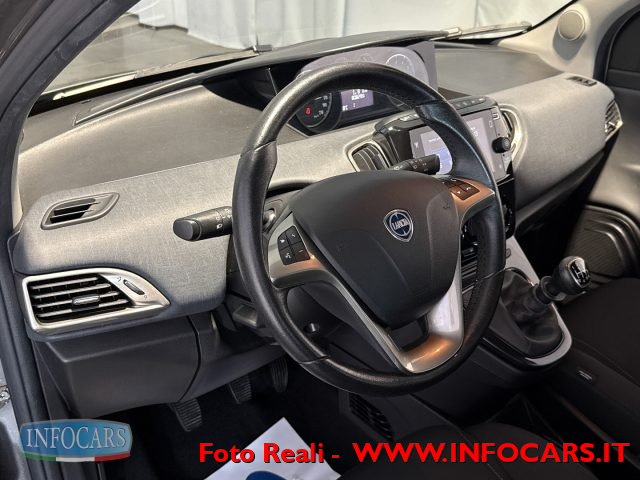 LANCIA Ypsilon usata, con ESP