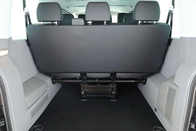 VOLKSWAGEN Caravelle usata, con Vetri oscurati