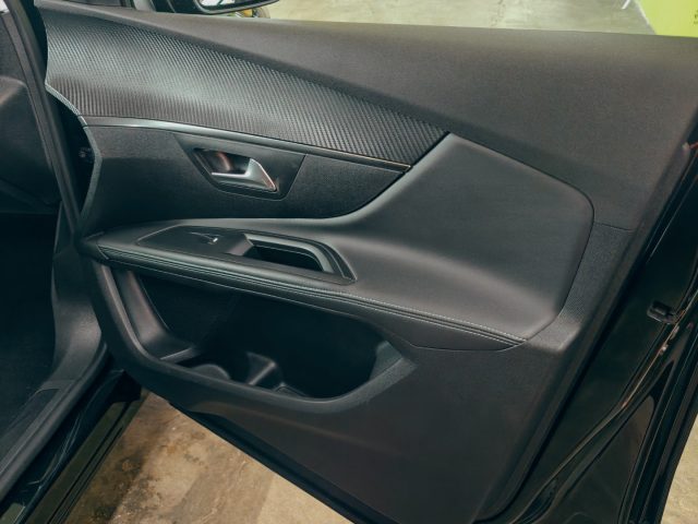 PEUGEOT 5008 usata, con Monitoraggio pressione pneumatici