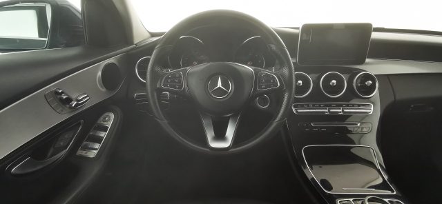 MERCEDES-BENZ C 200 usata, con Divisori per bagagliaio