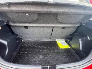 TOYOTA Yaris usata, con Bracciolo