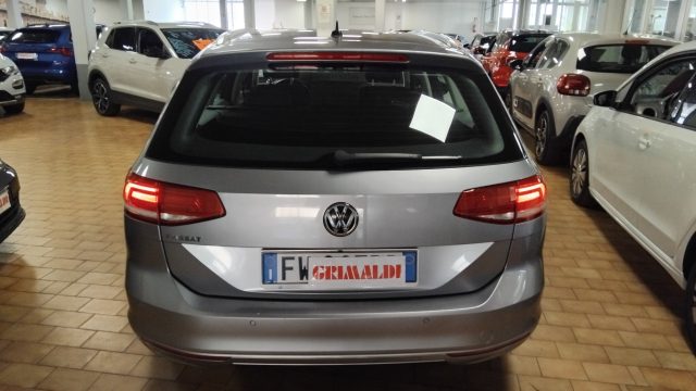 VOLKSWAGEN Passat usata, con Airbag laterali