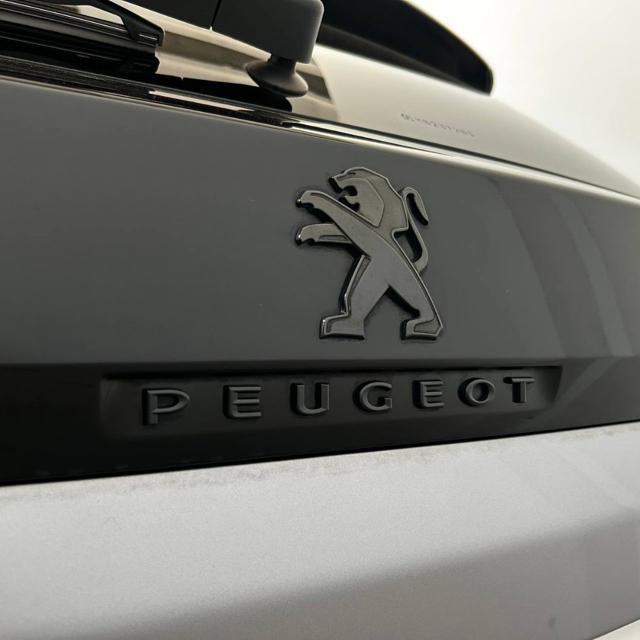 PEUGEOT 3008 usata, con Sensori di parcheggio anteriori