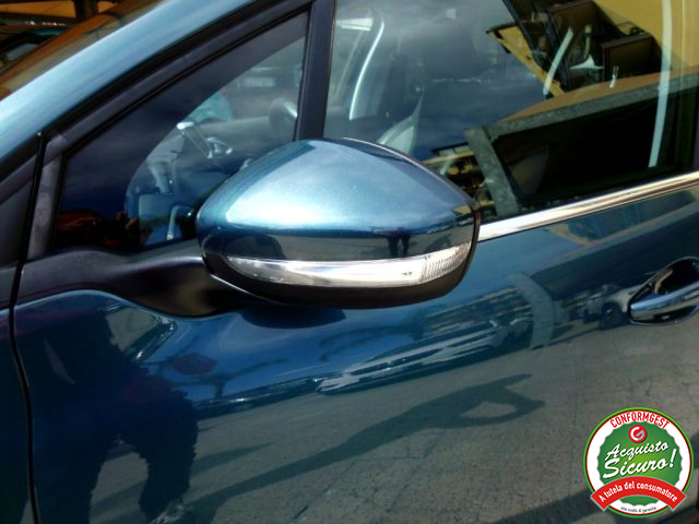 PEUGEOT 2008 usata, con Sensori di parcheggio posteriori