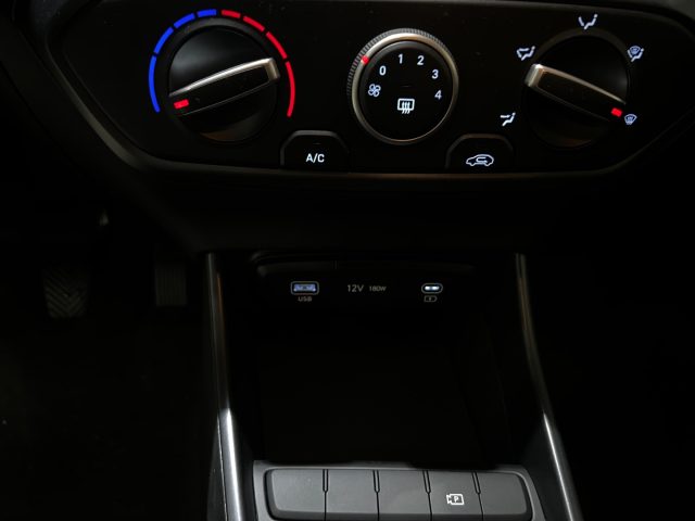 HYUNDAI i20 usata, con Volante multifunzione