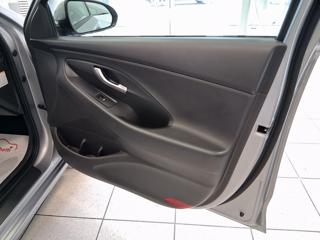 HYUNDAI i30 usata 32