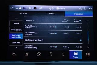 JEEP Compass usata, con Autoradio digitale