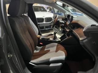 PEUGEOT 208 usata, con Volante in pelle