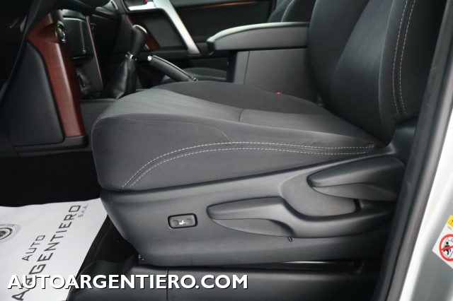 TOYOTA Land Cruiser usata, con Autoradio